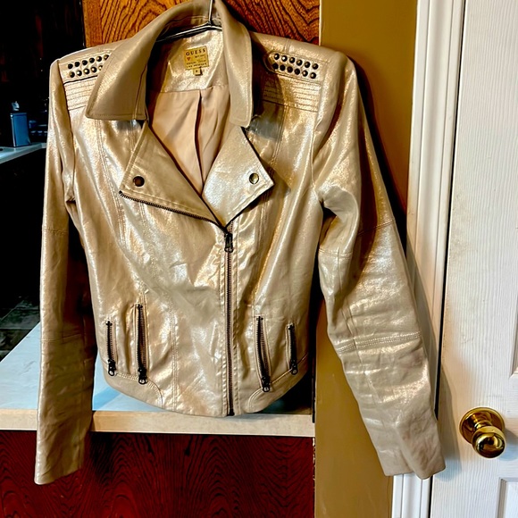 Guess Jacket size small used not abused good shape tan sparkle colour - Picture 1 of 3